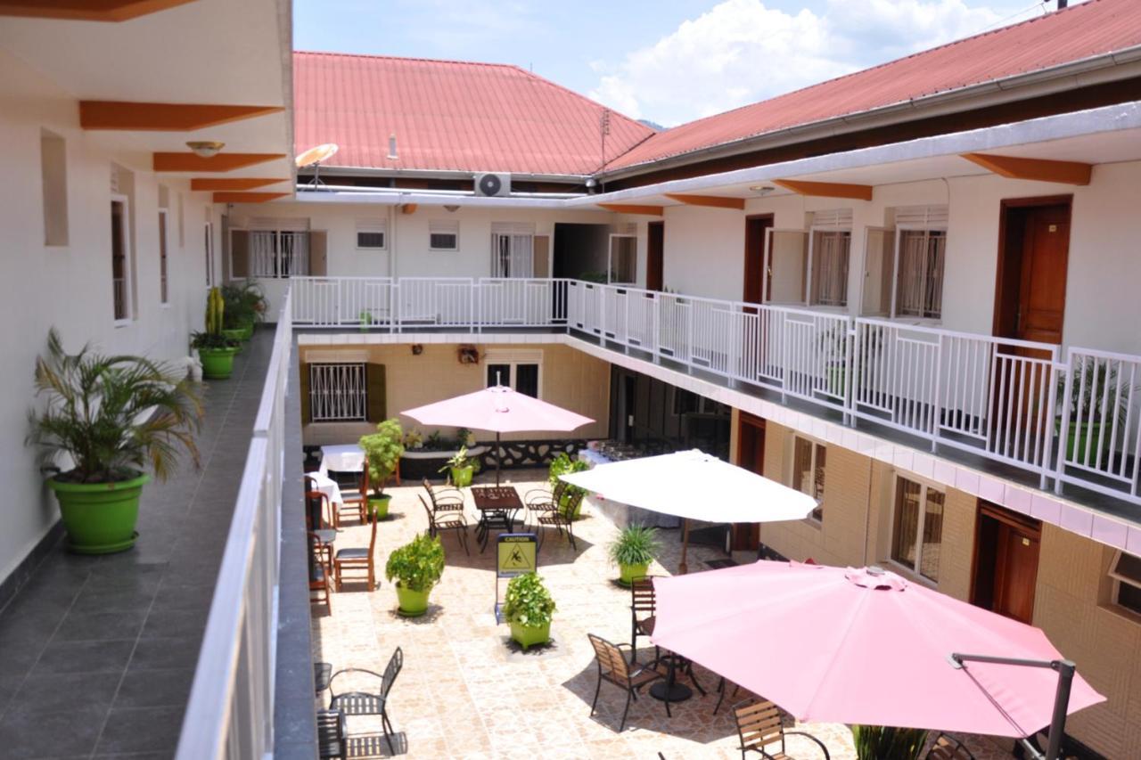 Sandton Hotel Kasese Exterior photo