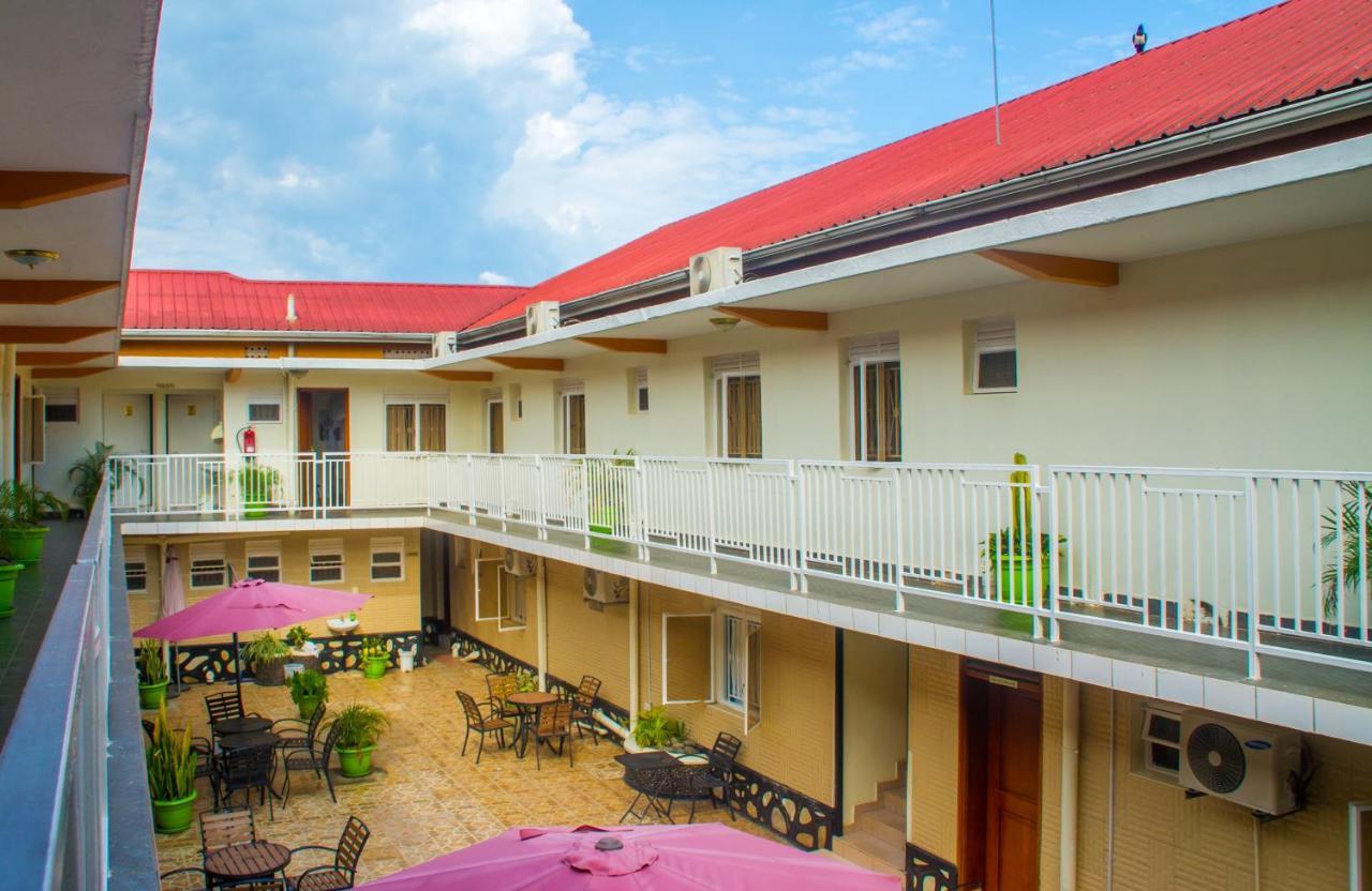 Sandton Hotel Kasese Exterior photo