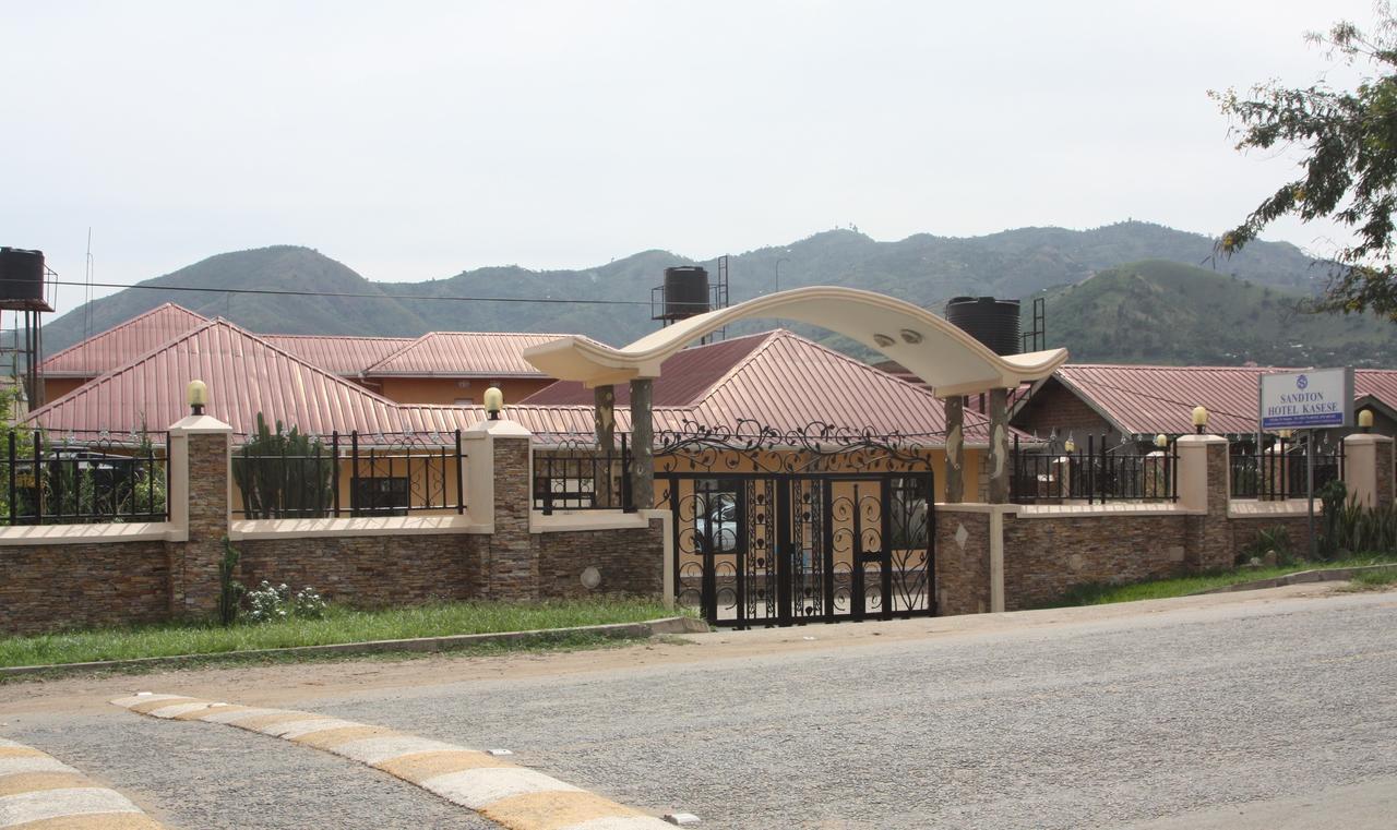 Sandton Hotel Kasese Exterior photo